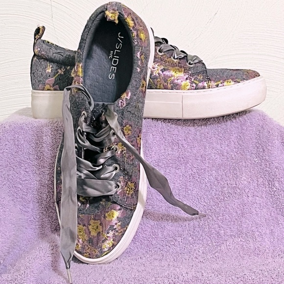 J Brand Shoes - EUC  J Brand J/SLIDES NYC floral print sneakers. Women’s size 10.